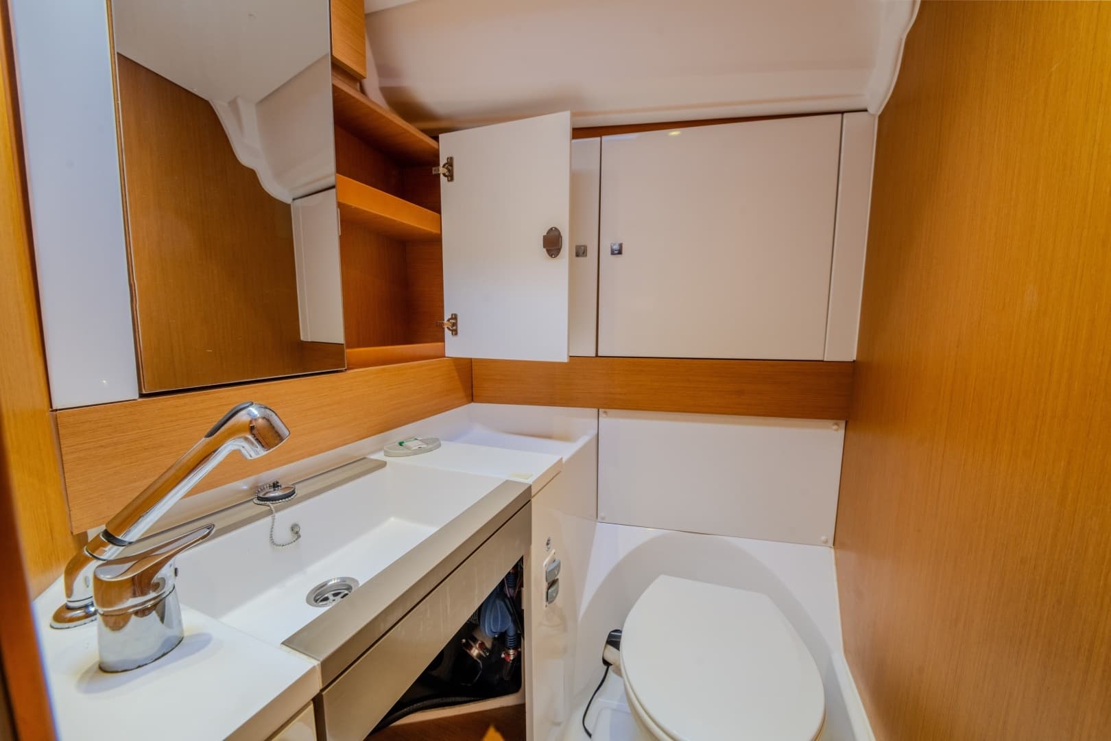 2015 Jeanneau 41 DS - Image 68
