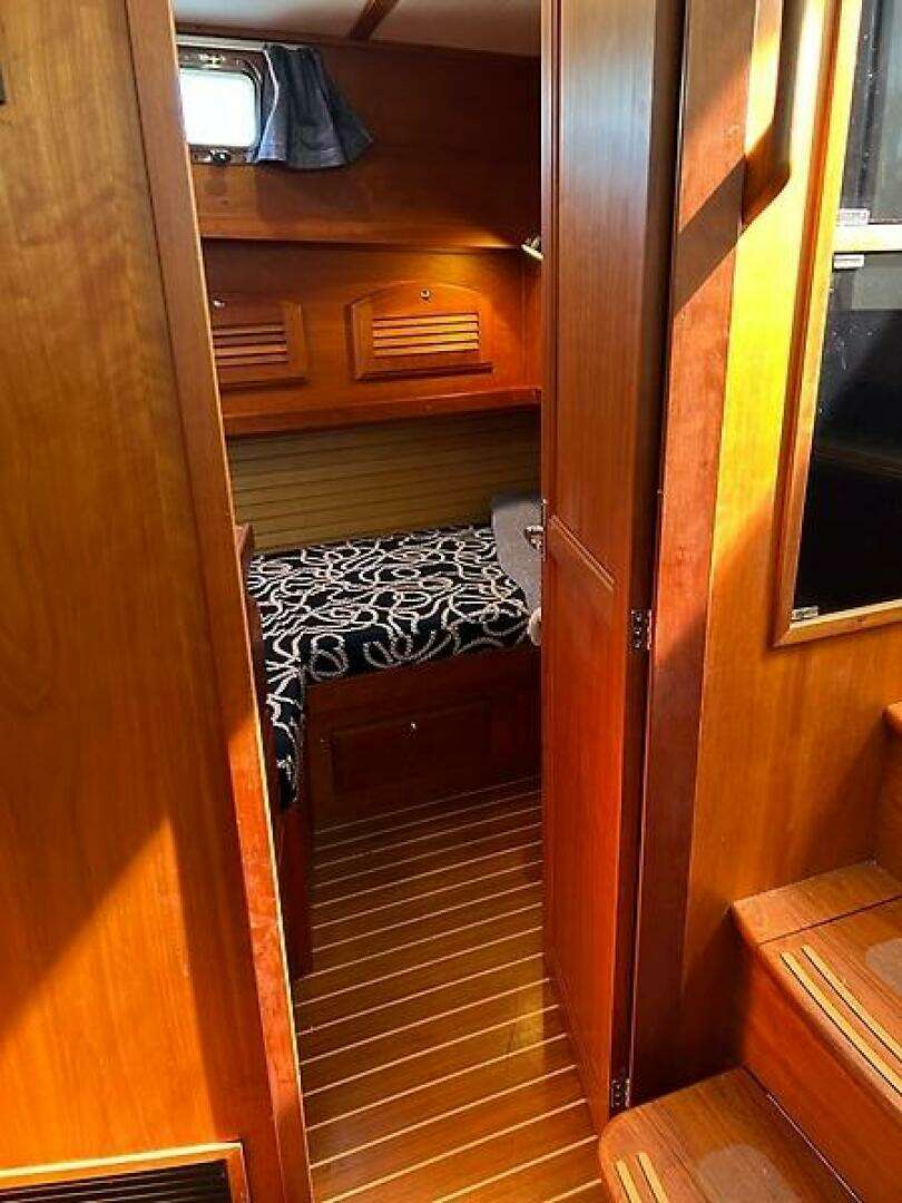 2004 Sabre 42 Express - Image 25