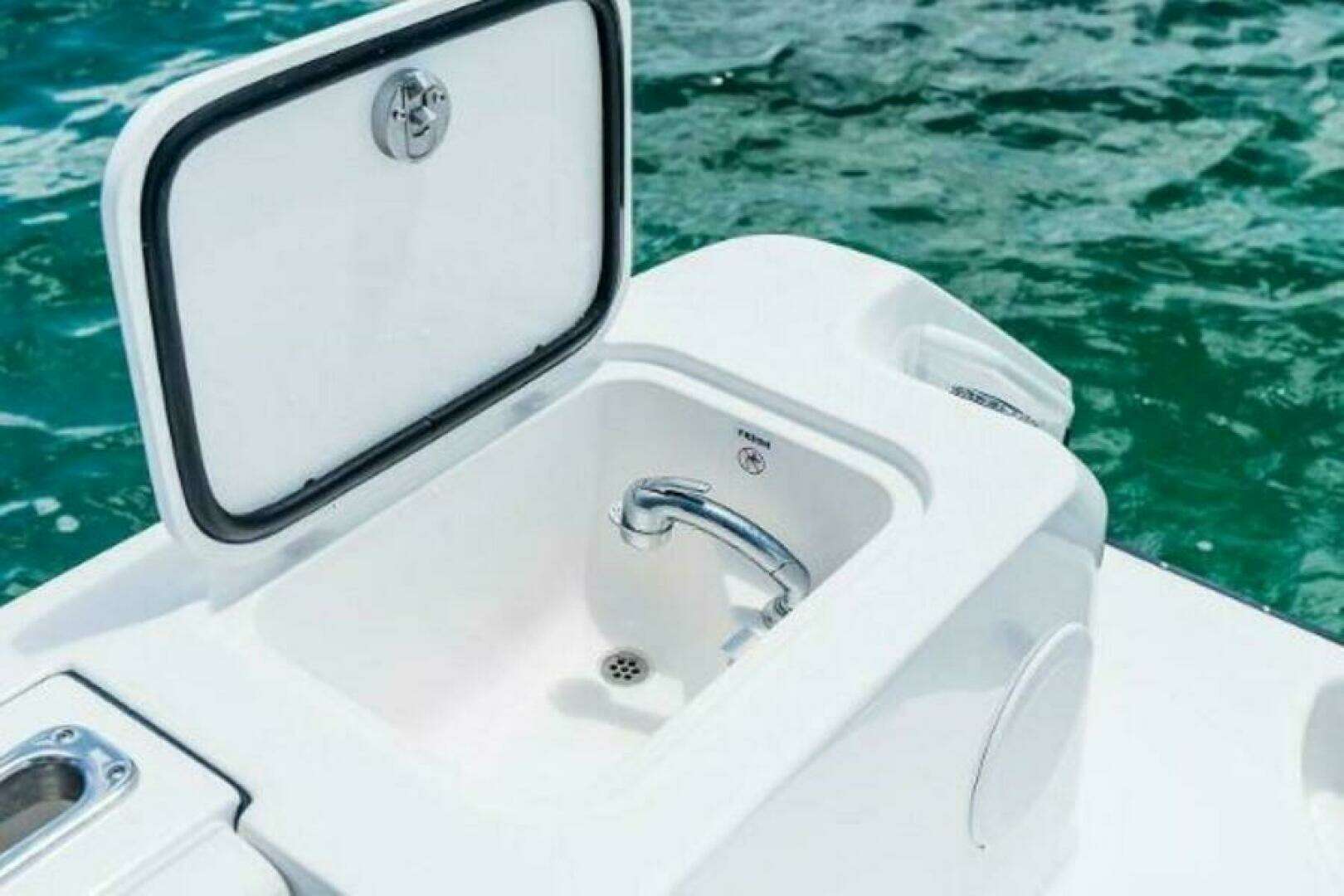 2025 Edgewater 325CC - Image 10
