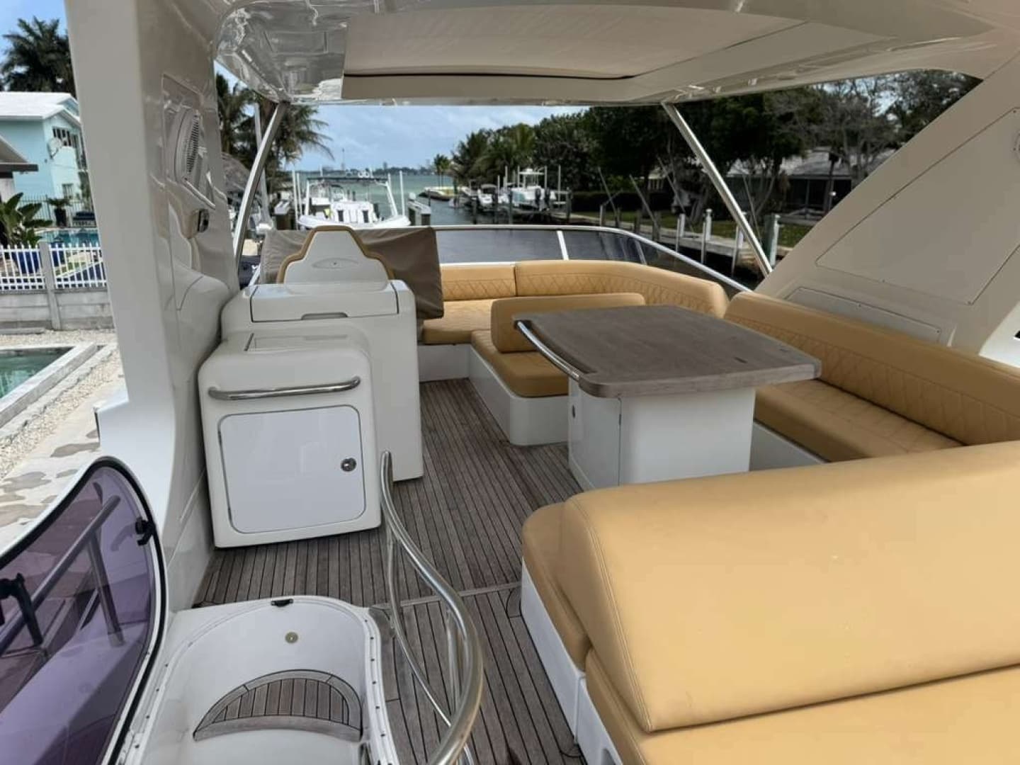 2014 Azimut 64 - Image 13
