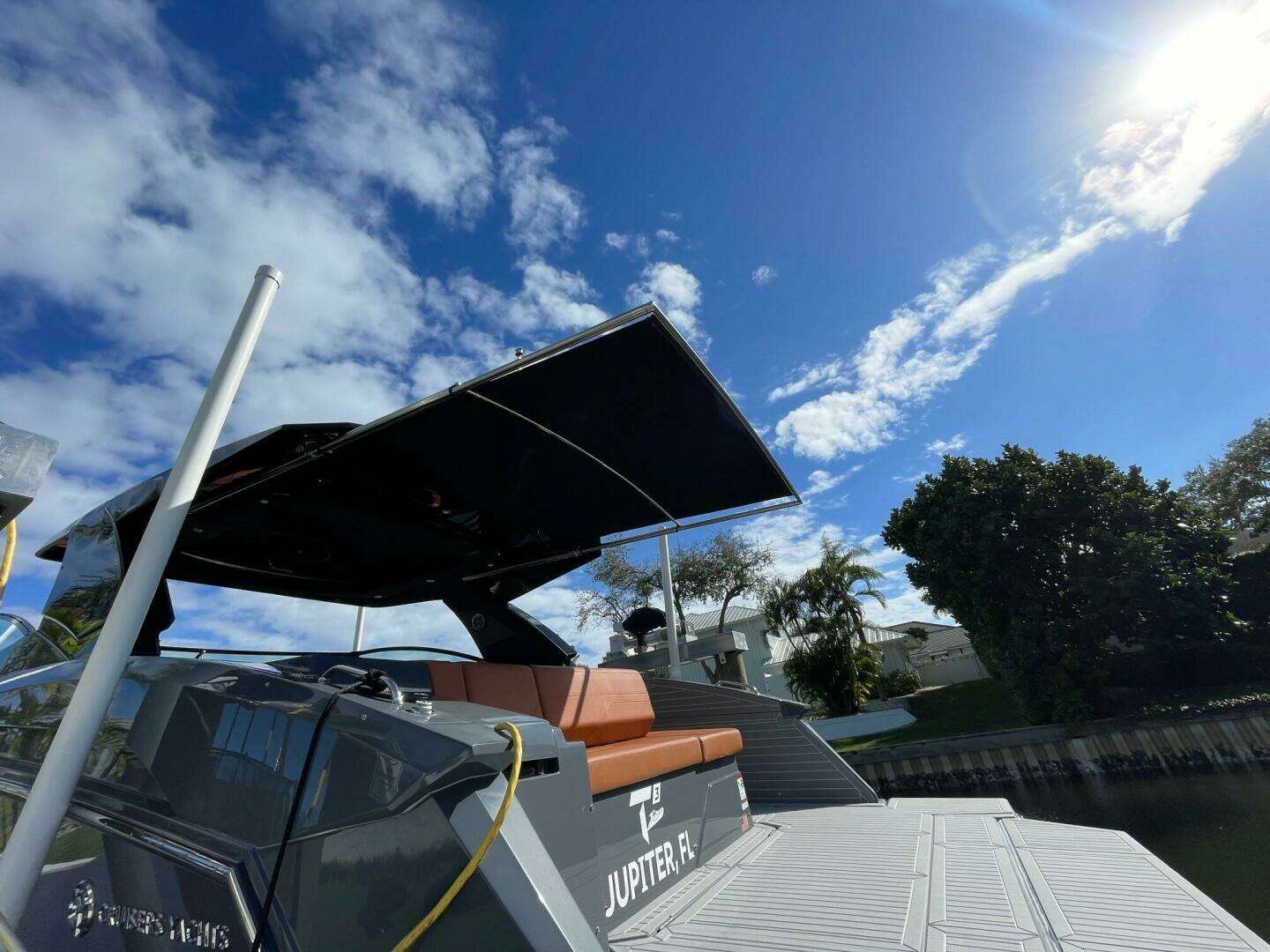 2023 Cruisers Yachts 38 GLS - Image 18