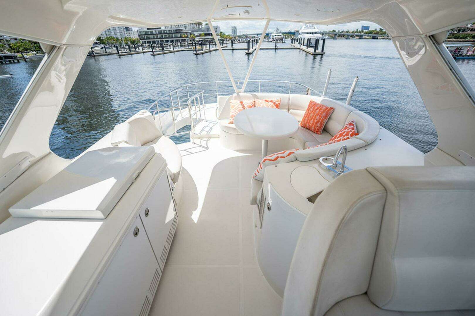 2005 Carver 56 Voyager - Image 7