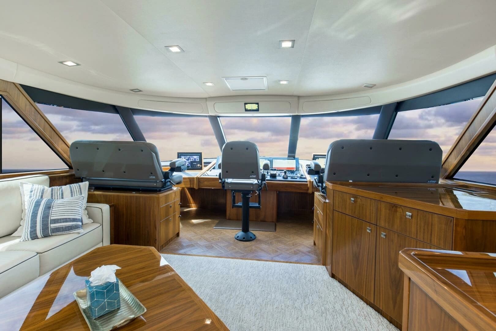 2016 Viking 92 Enclosed Bridge - Image 3