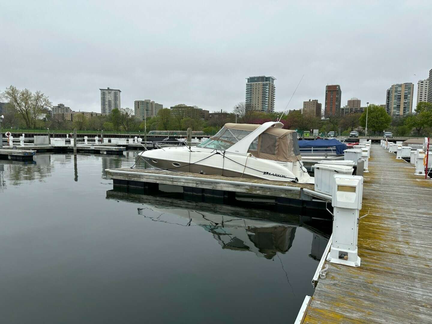 2006 Larson Cabrio 274 - Image 3
