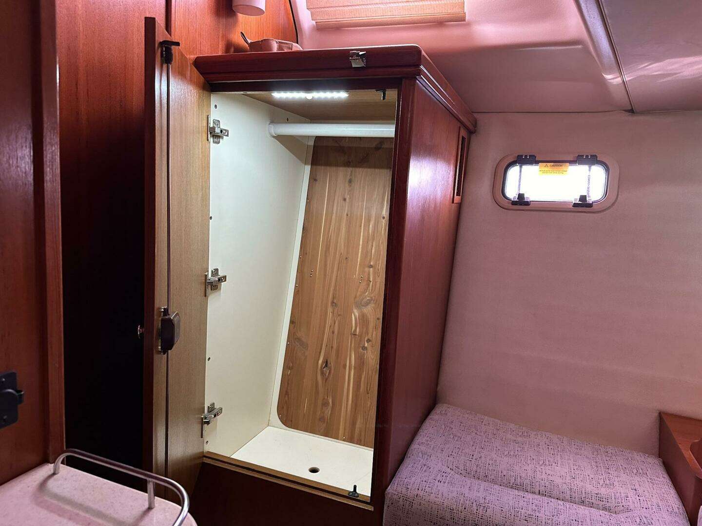 2005 Hunter 38 - Image 36