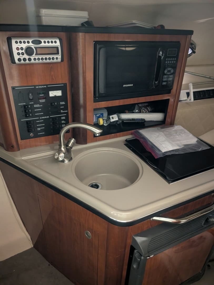2006 Sea Ray 240 Sundancer - Image 13