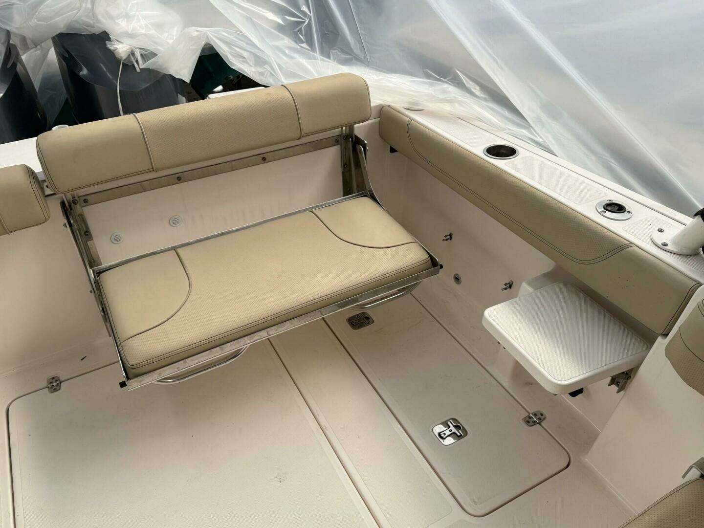 2017 Pursuit DC 295 - Image 22
