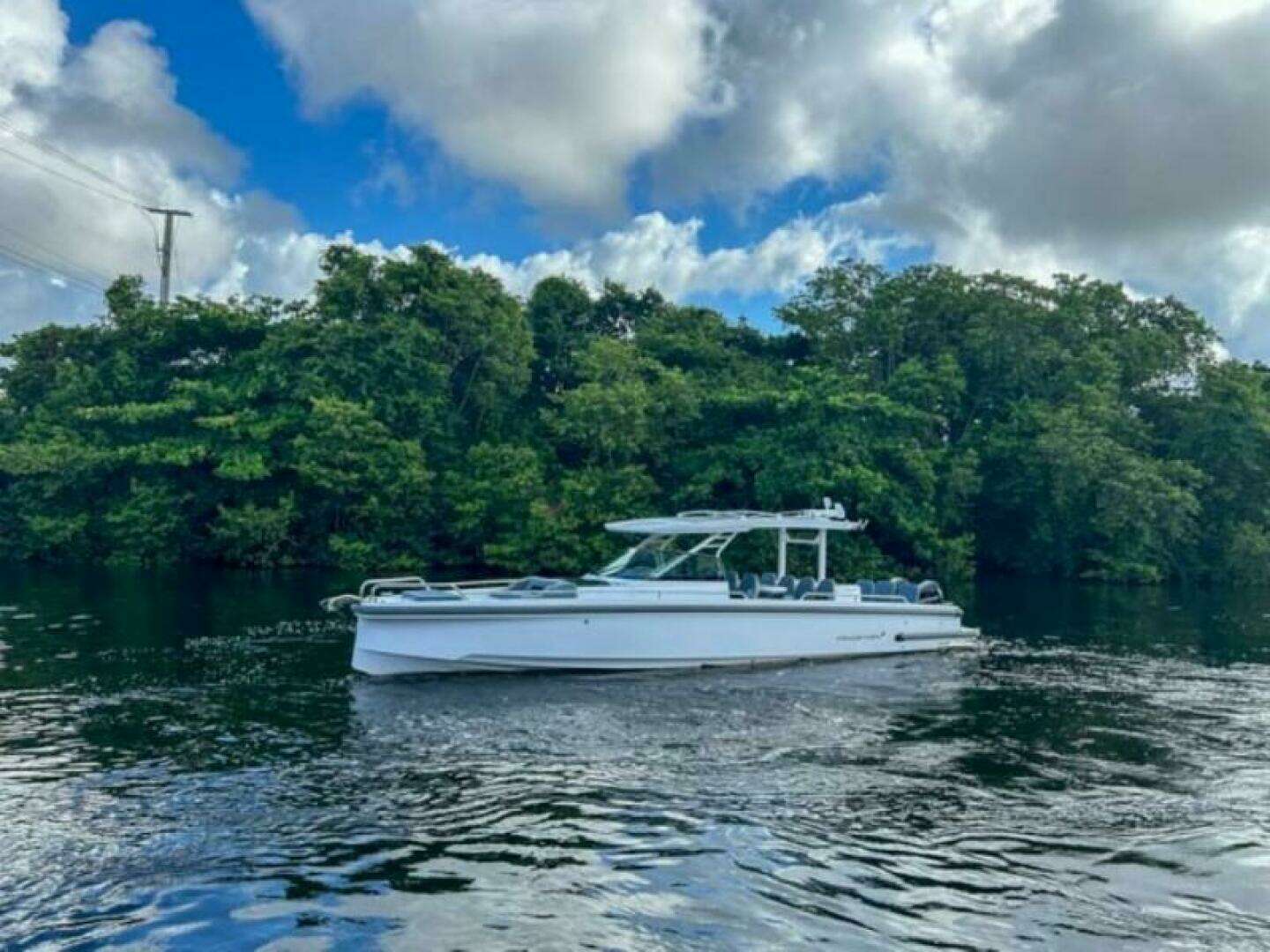 2024 Axopar 37 Sun Top - Image 4