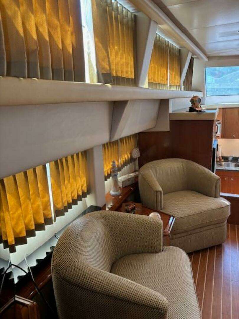 2006 Carver 43 Motor Yacht - Image 55