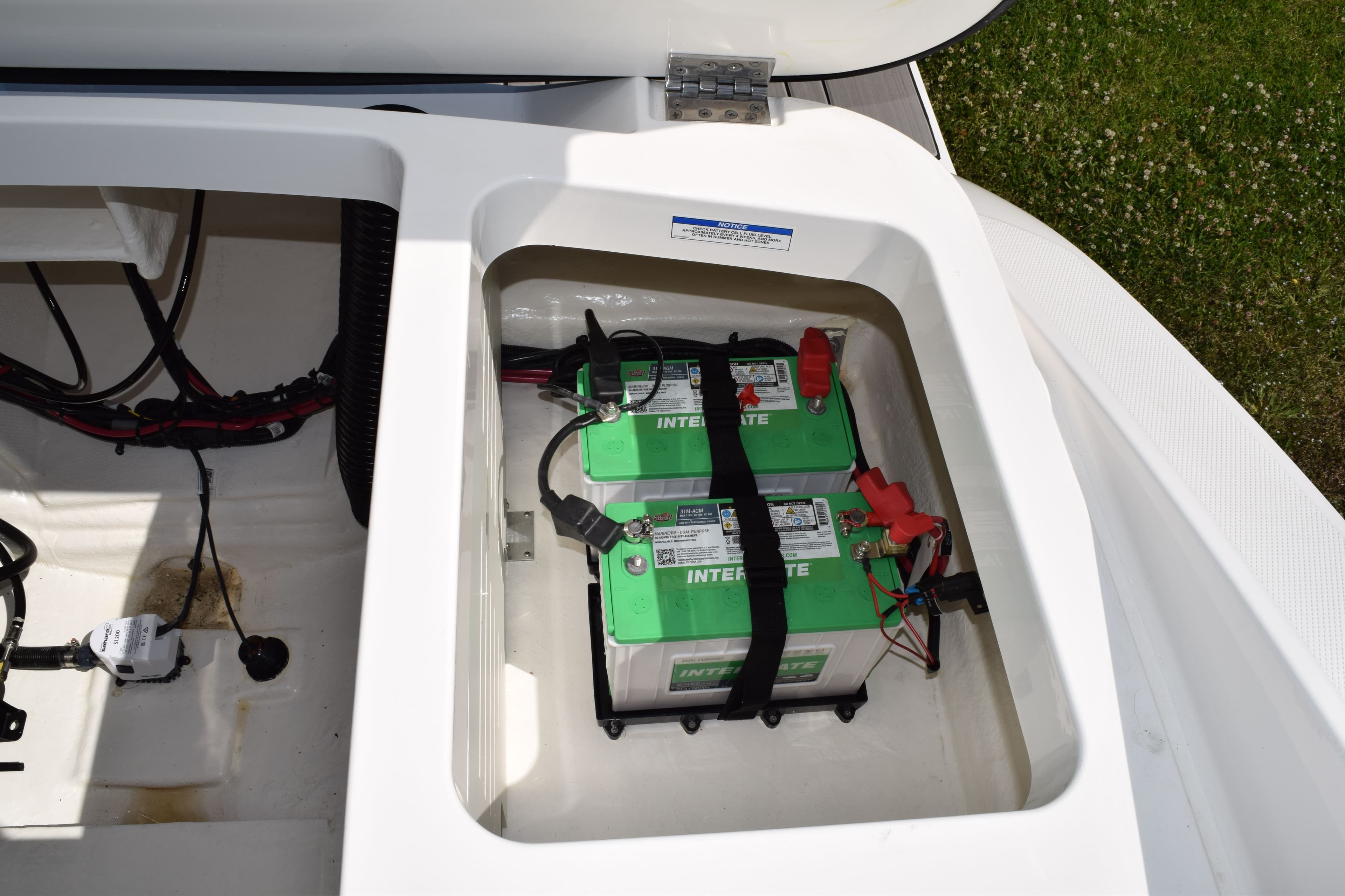 2026 Sea Ray SPX 210 Outboard - 7