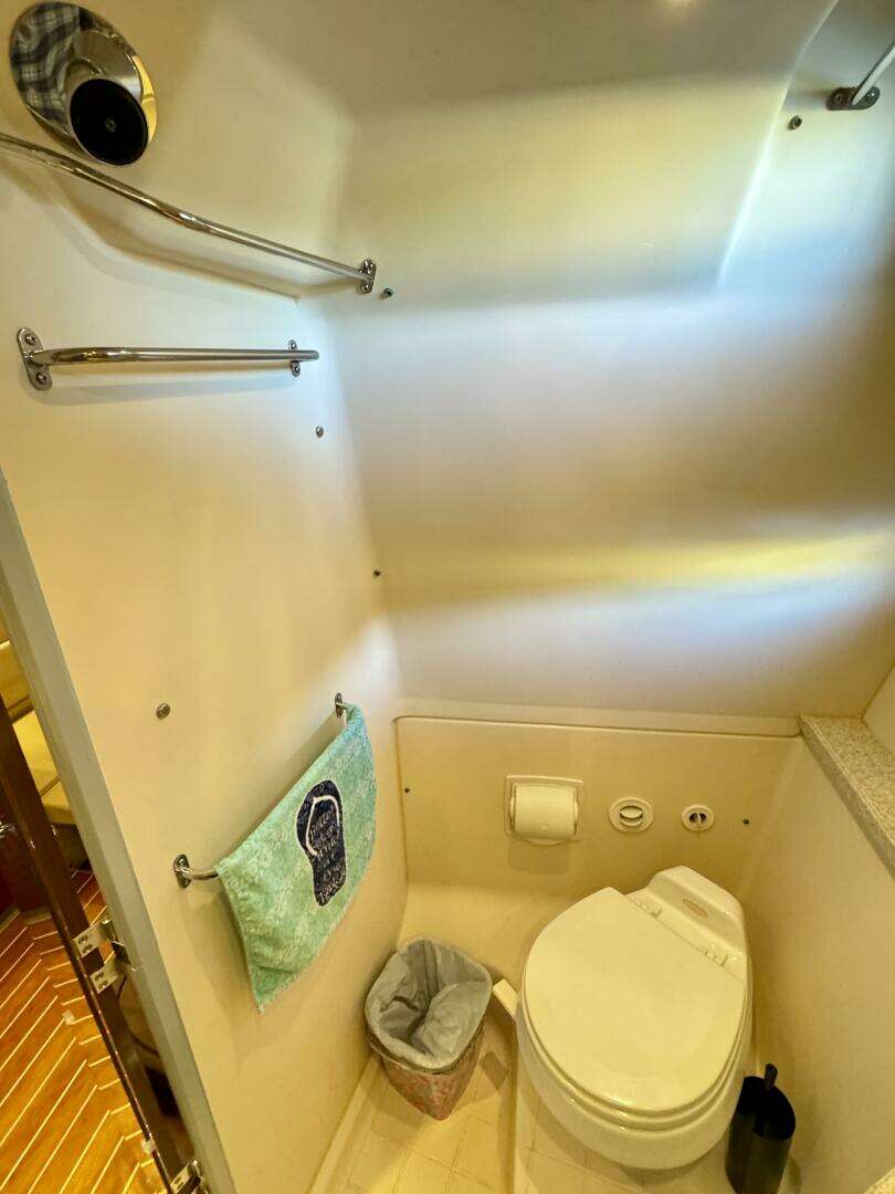 2006 Regal 3360 Window Express - Image 68