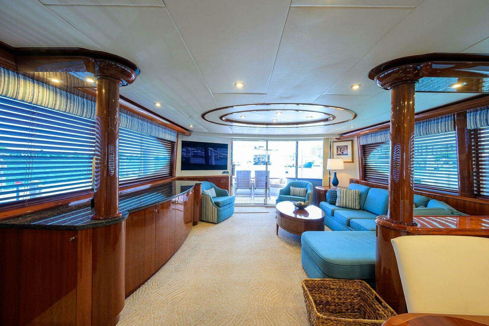2007 Lazzara Yachts 80 Enclosed - Image 4