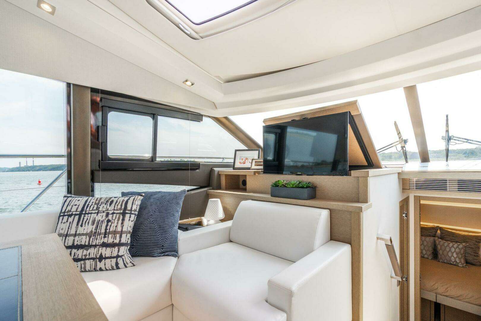 2019 Prestige — - Image 18