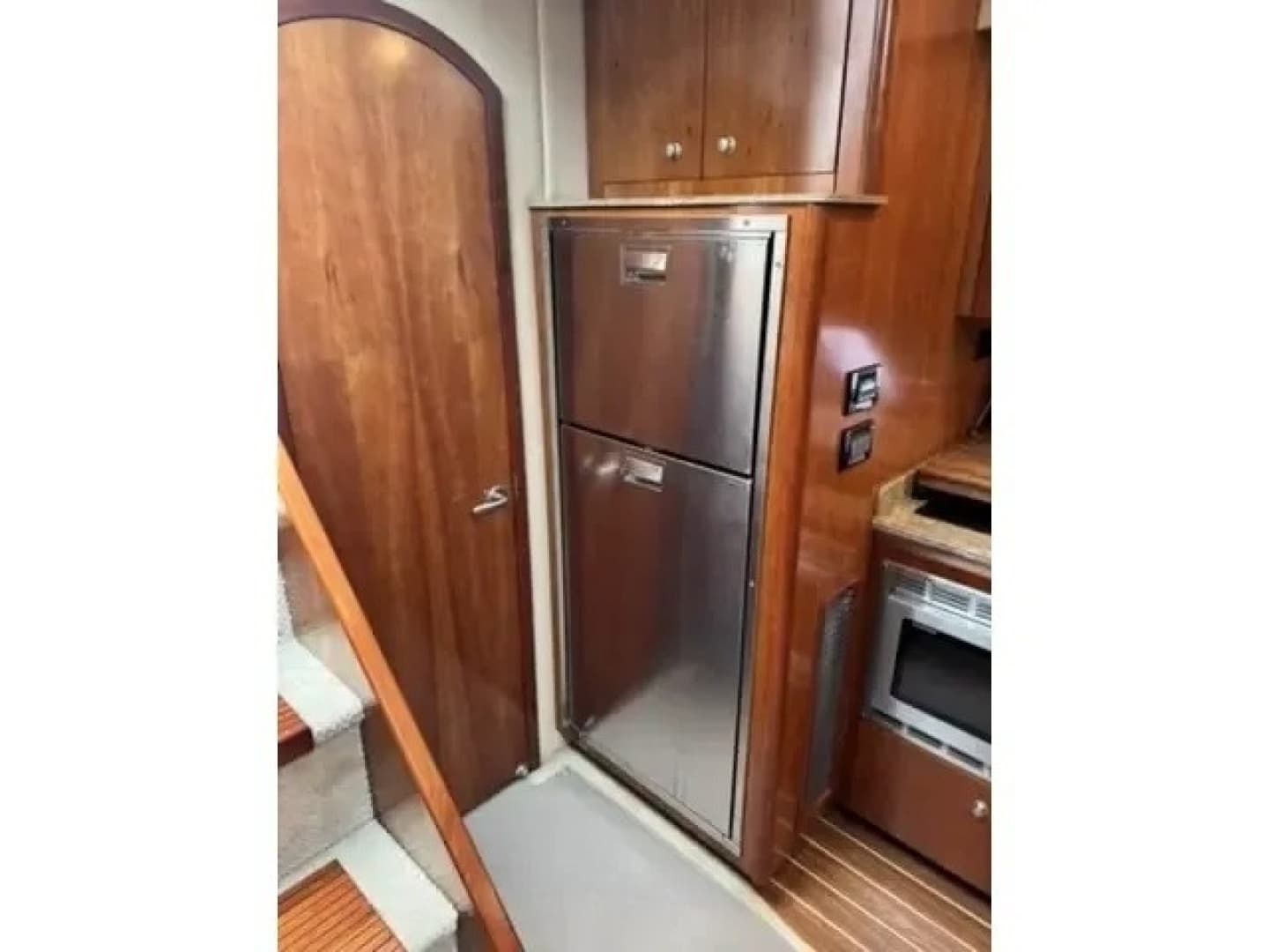 2008 Cruisers 460 Express - Image 12