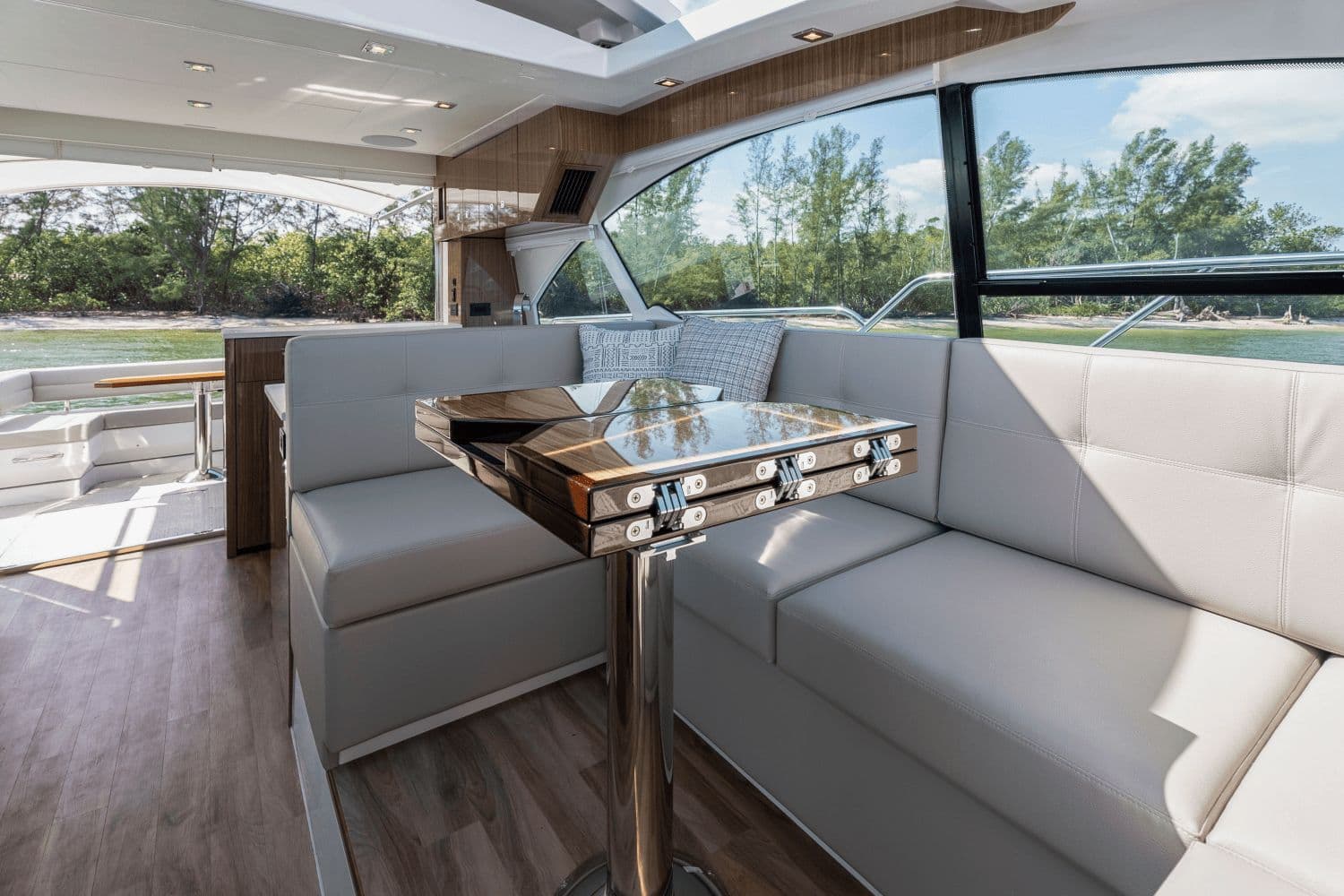 2026 Cruisers Yachts 50 Cantius - 95