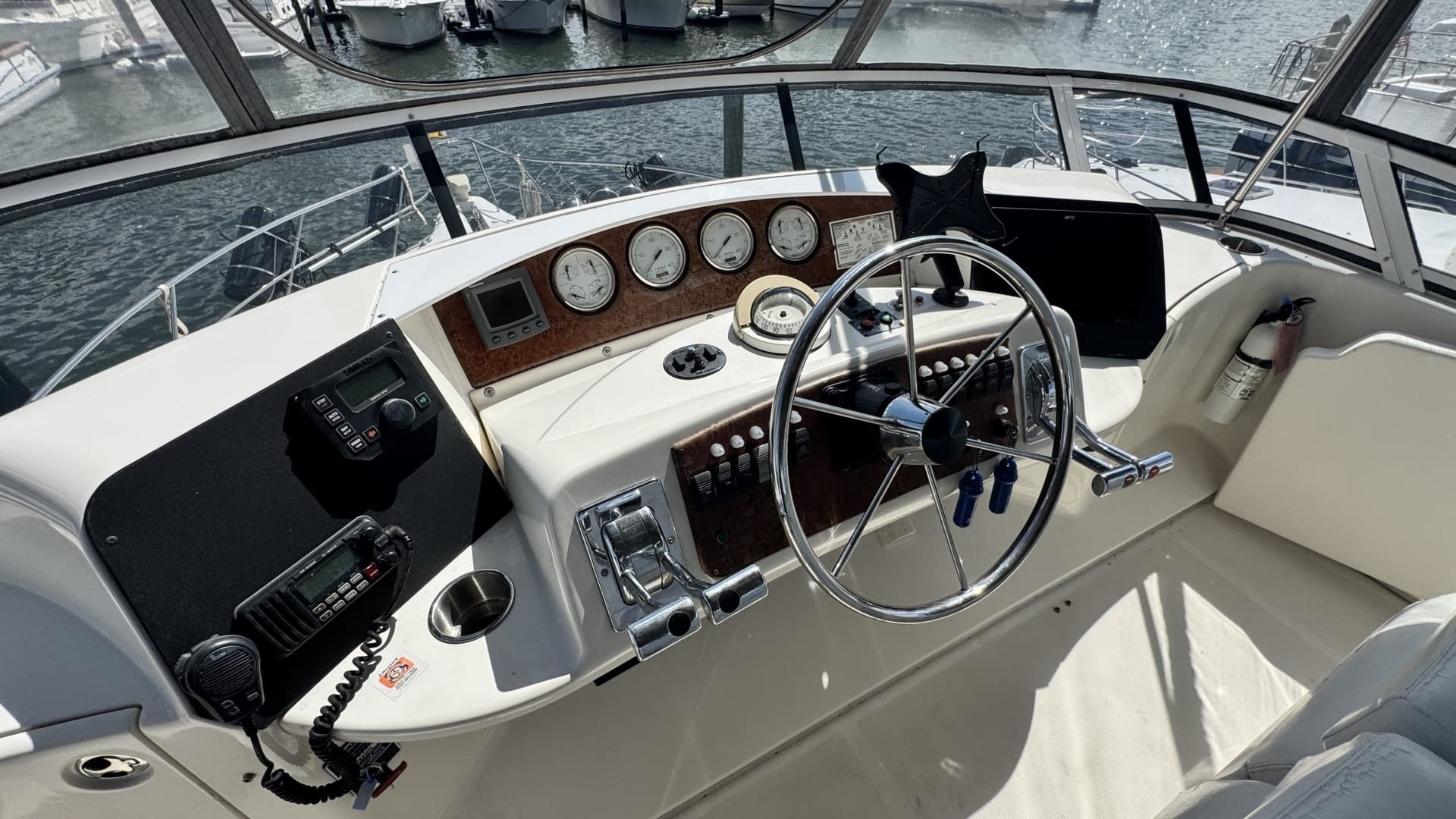 2003 Silverton 43 Motor Yacht - Image 17