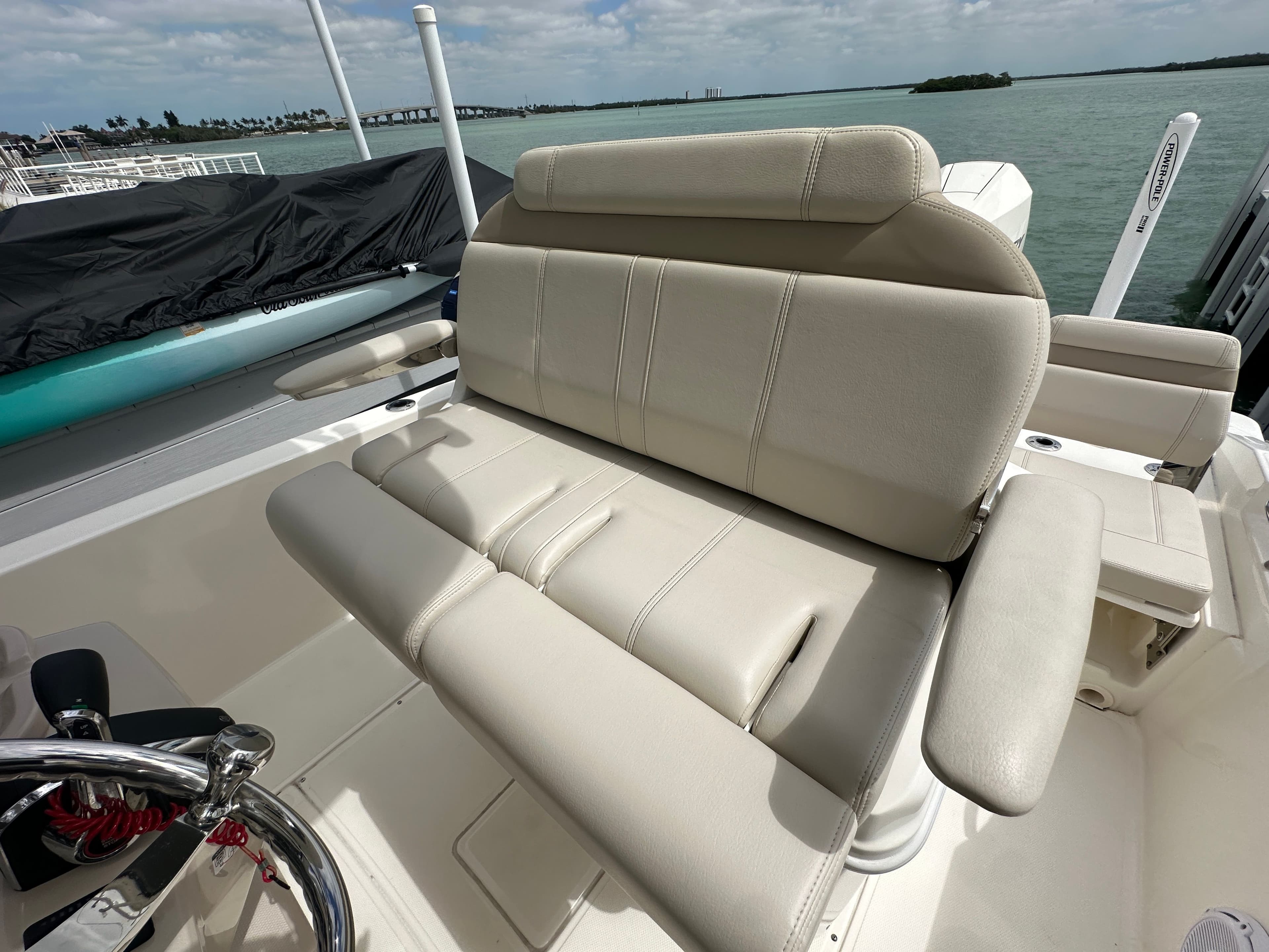 2024 Boston Whaler 250 Dauntless - 29