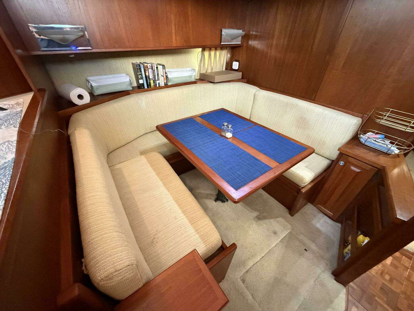 1987 Viking 44 Motor Yacht - Image 42