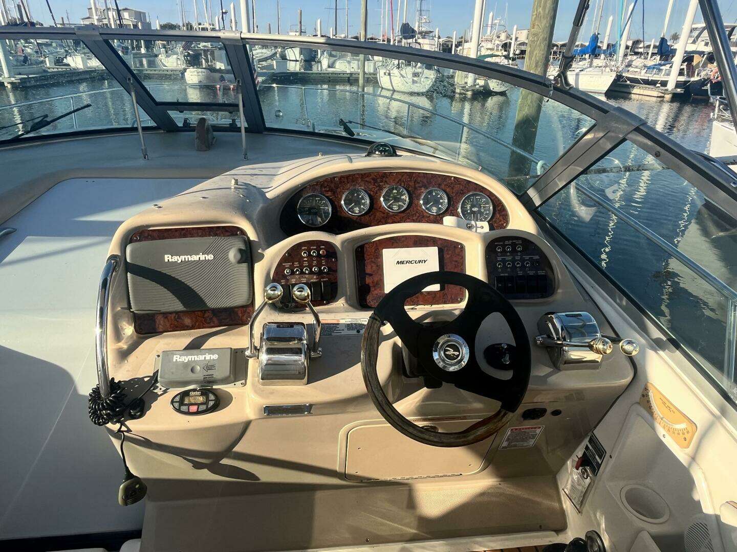 2005 Sea Ray 320 Sundancer - Image 30