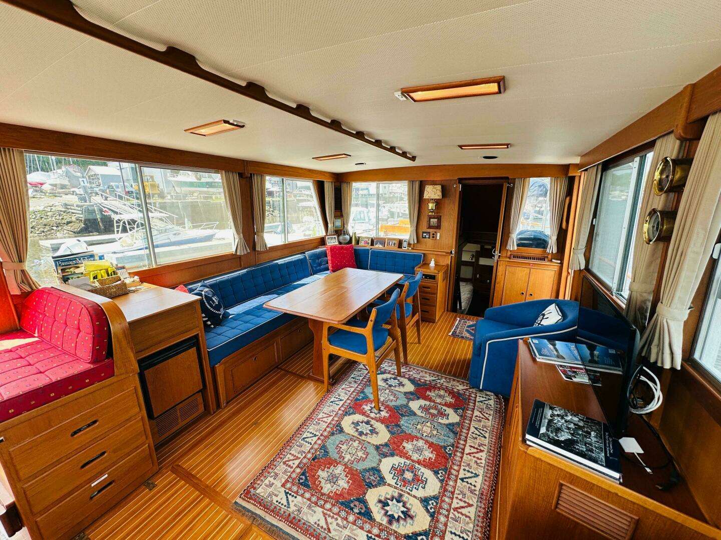1998 Grand Banks 49 Classic - Image 21