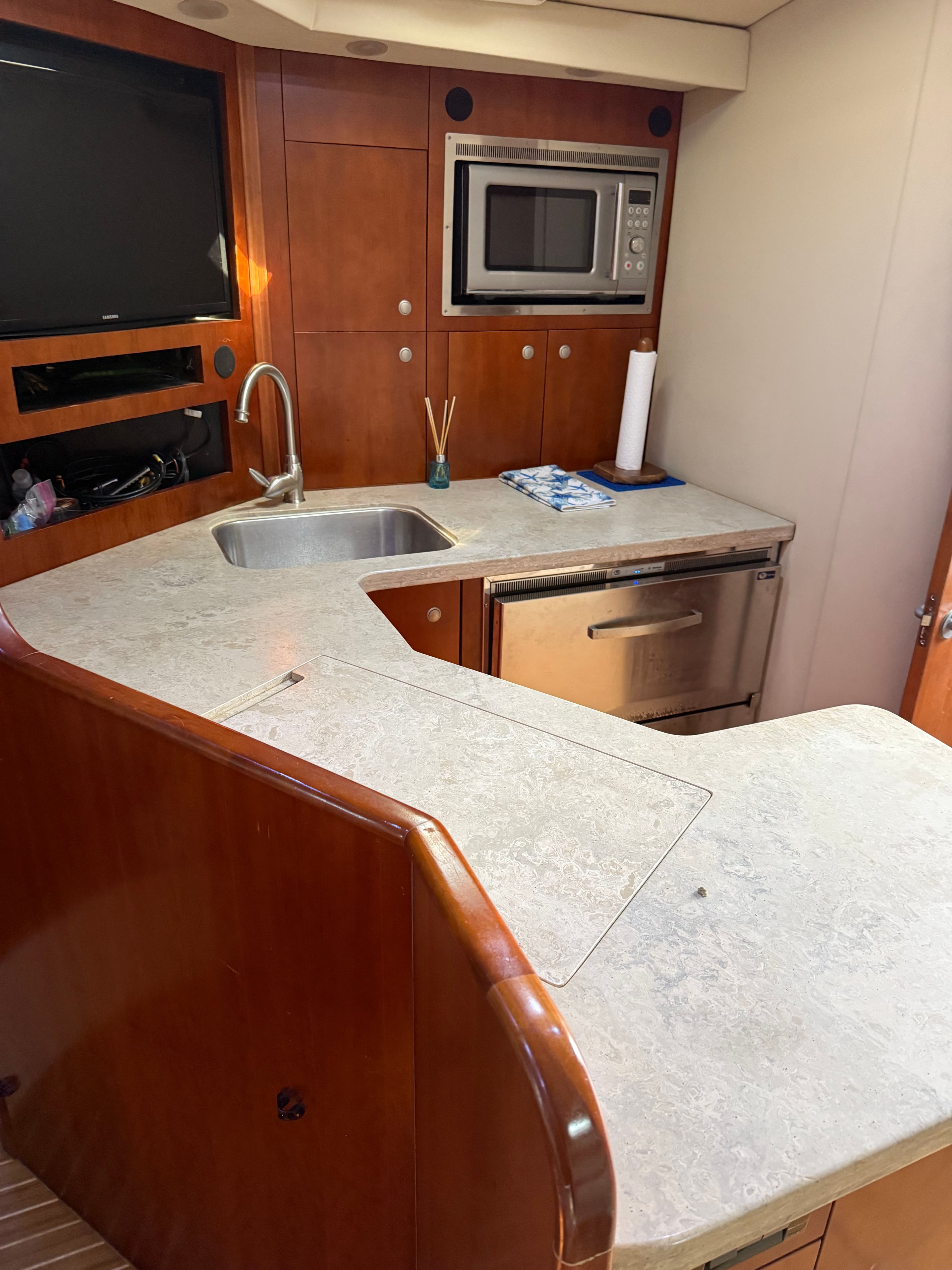2008 Rampage 41 Express - 17