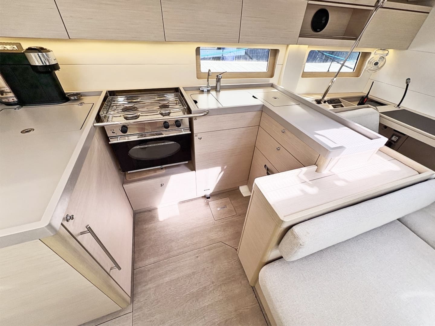 2020 Beneteau Oceanis 51.1 - Image 17