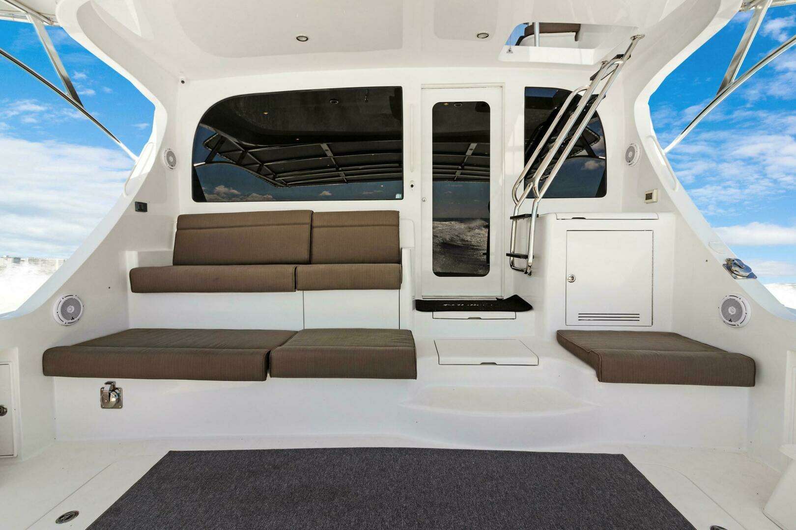2016 Hatteras GT63 - Image 13