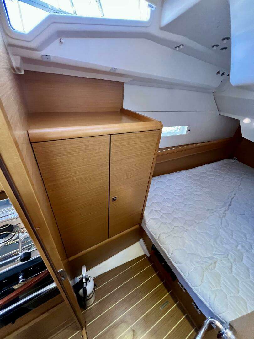 2013 Jeanneau 379 - Image 95