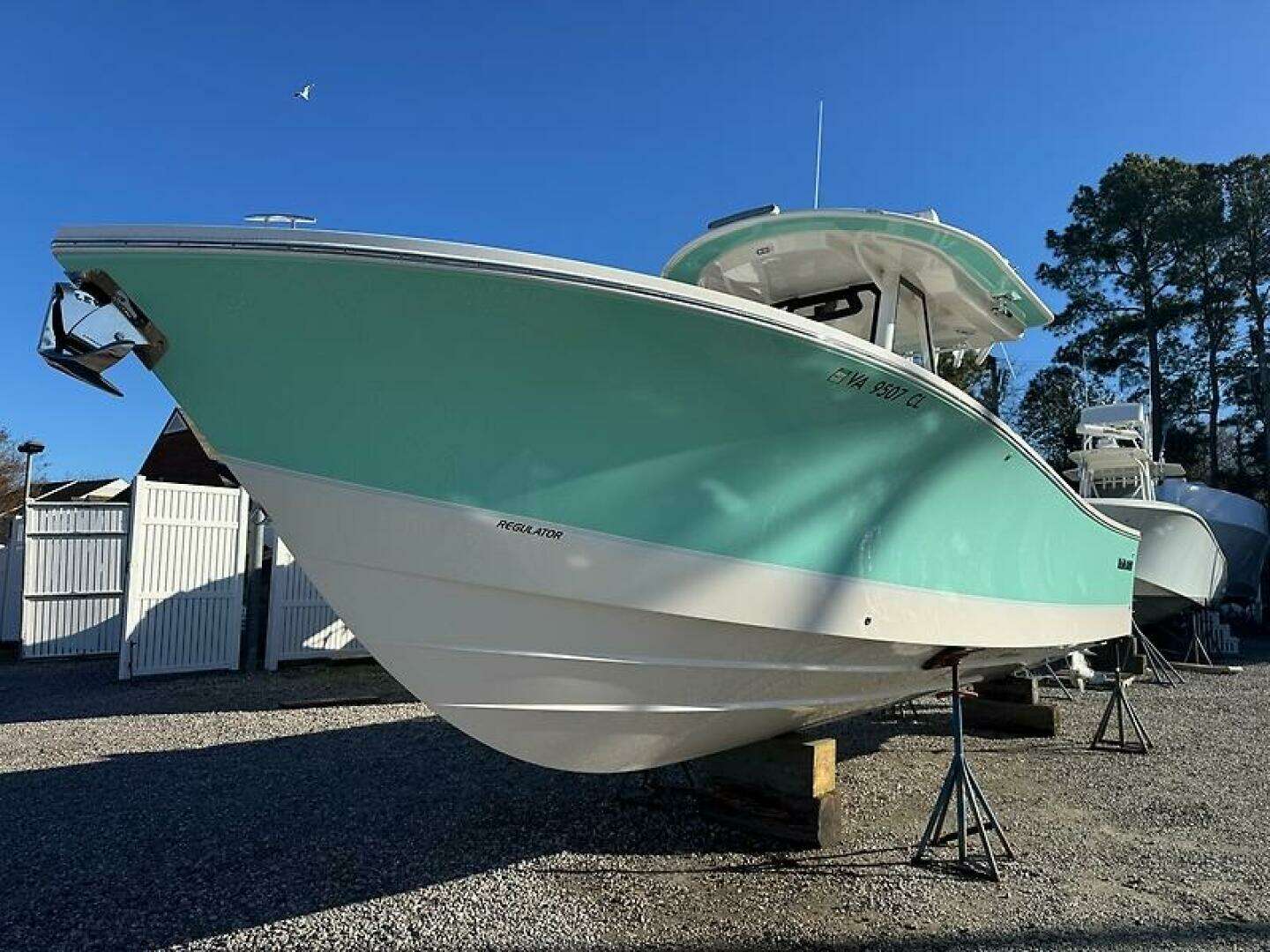 2022 Regulator 31 FS - Image 7