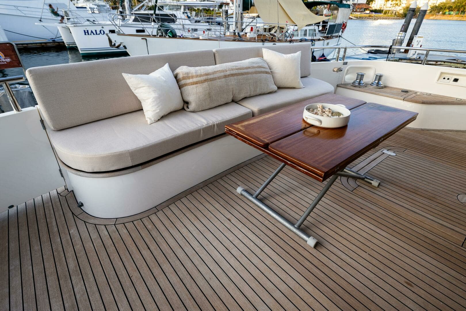 2002 Viking Princess 72 Princess Yacht - Image 15