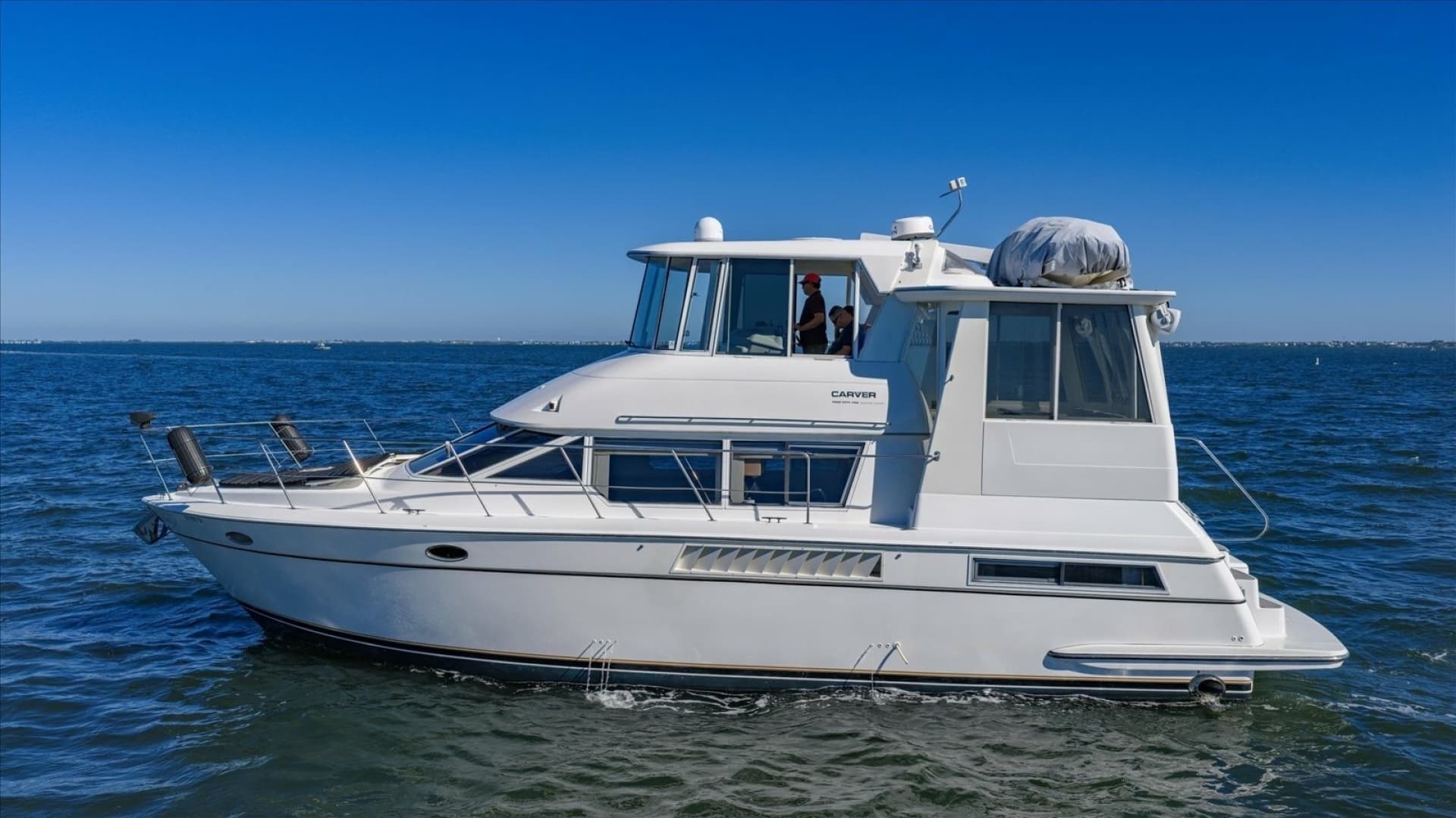 1998 Carver 455 Aft Cabin MY - Image 2