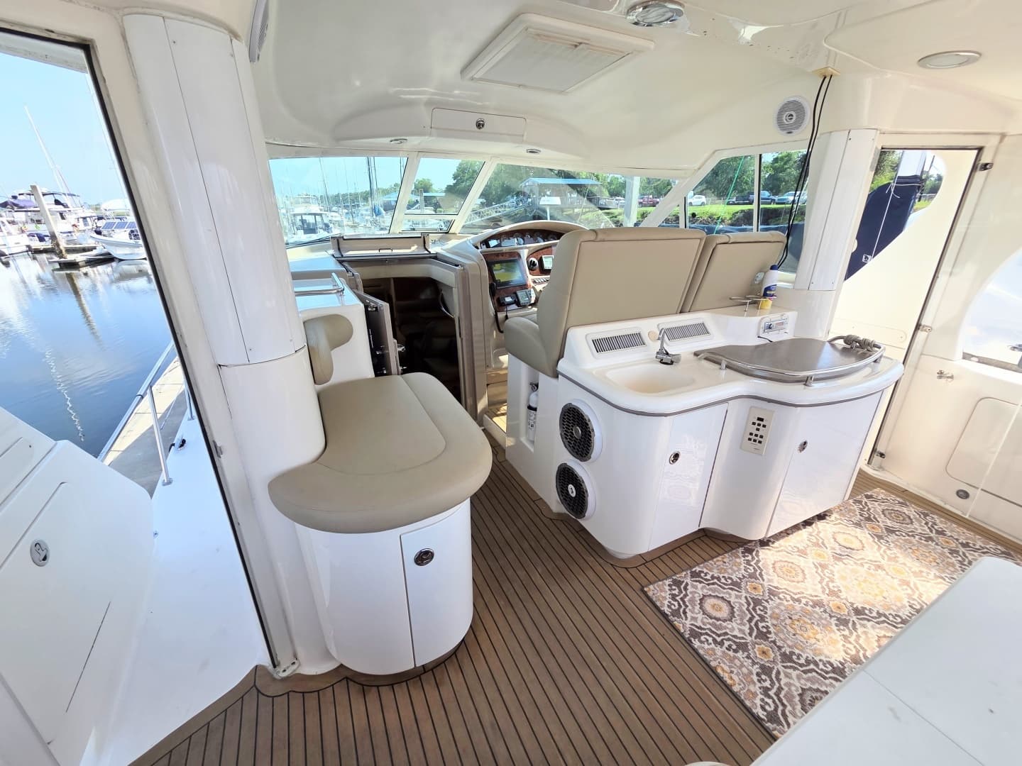 2002 Sea Ray 480 Motor Yacht - Image 5