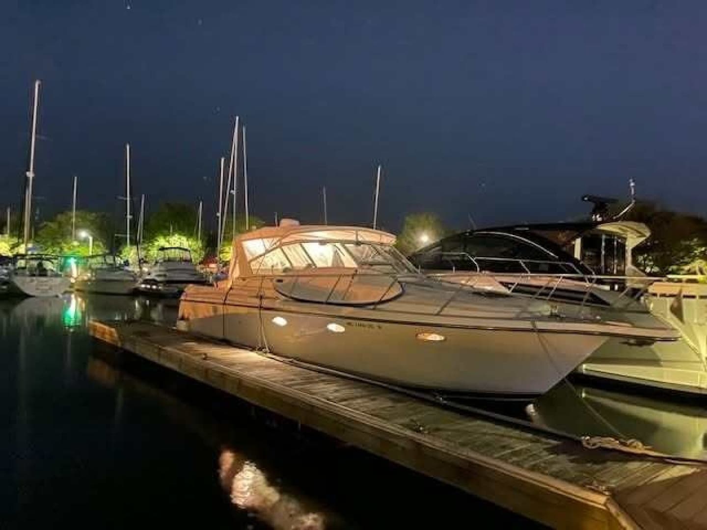 1995 Tiara Yachts 3500 EXPRESS - Image 9