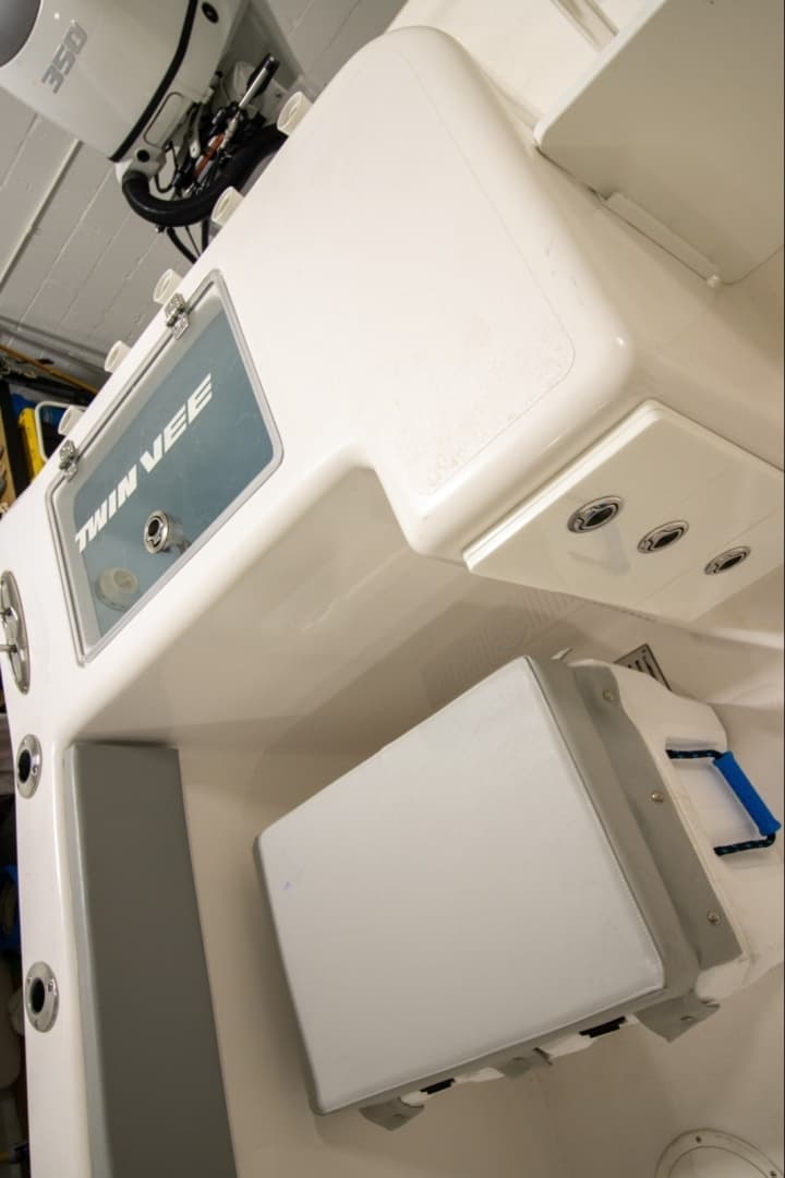 2023 Twin Vee 340 GFX - Image 18