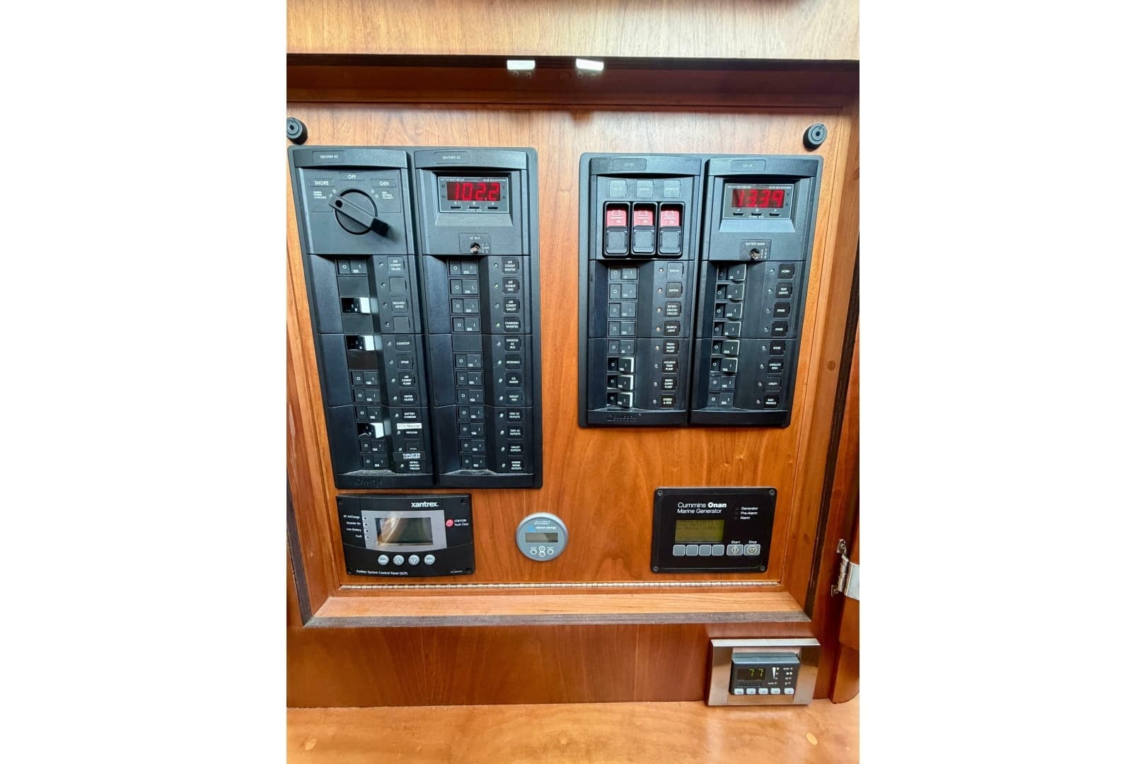 2016 Sabre 48 Salon Express - Image 29