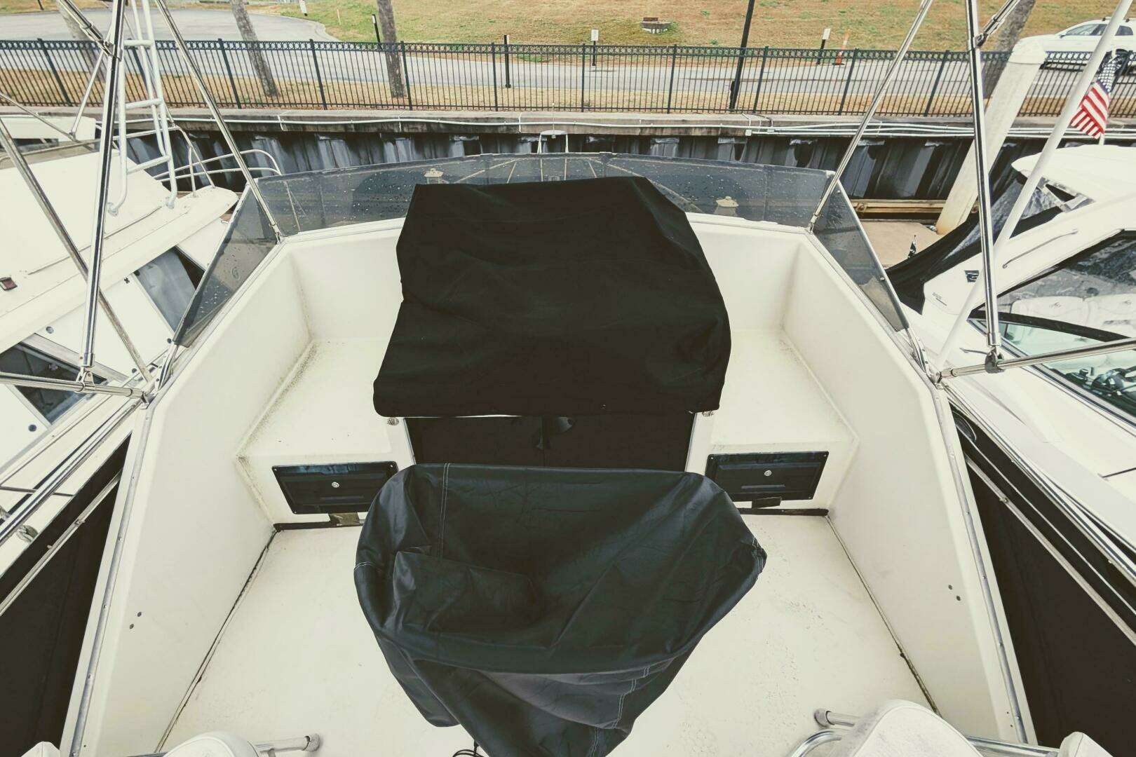 1969 Chris-Craft 35 Commander - Image 8