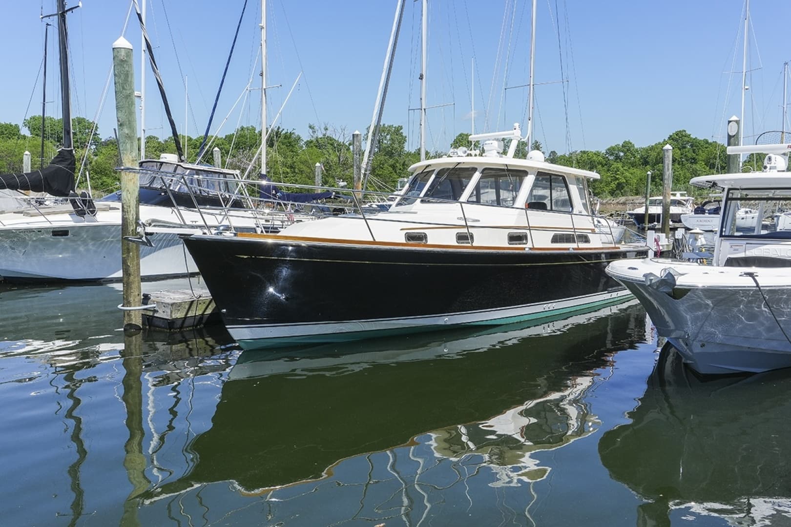 2006 Sabre 38 Hard Top Express - Image 2