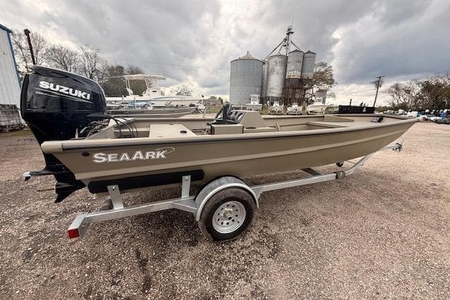 2025 SeaArk 1860 MV