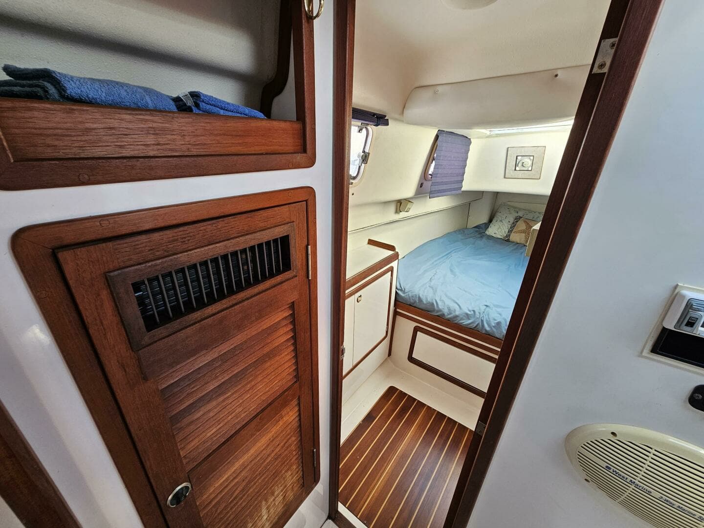 1992 Endeavour Catamaran 30 - Image 33
