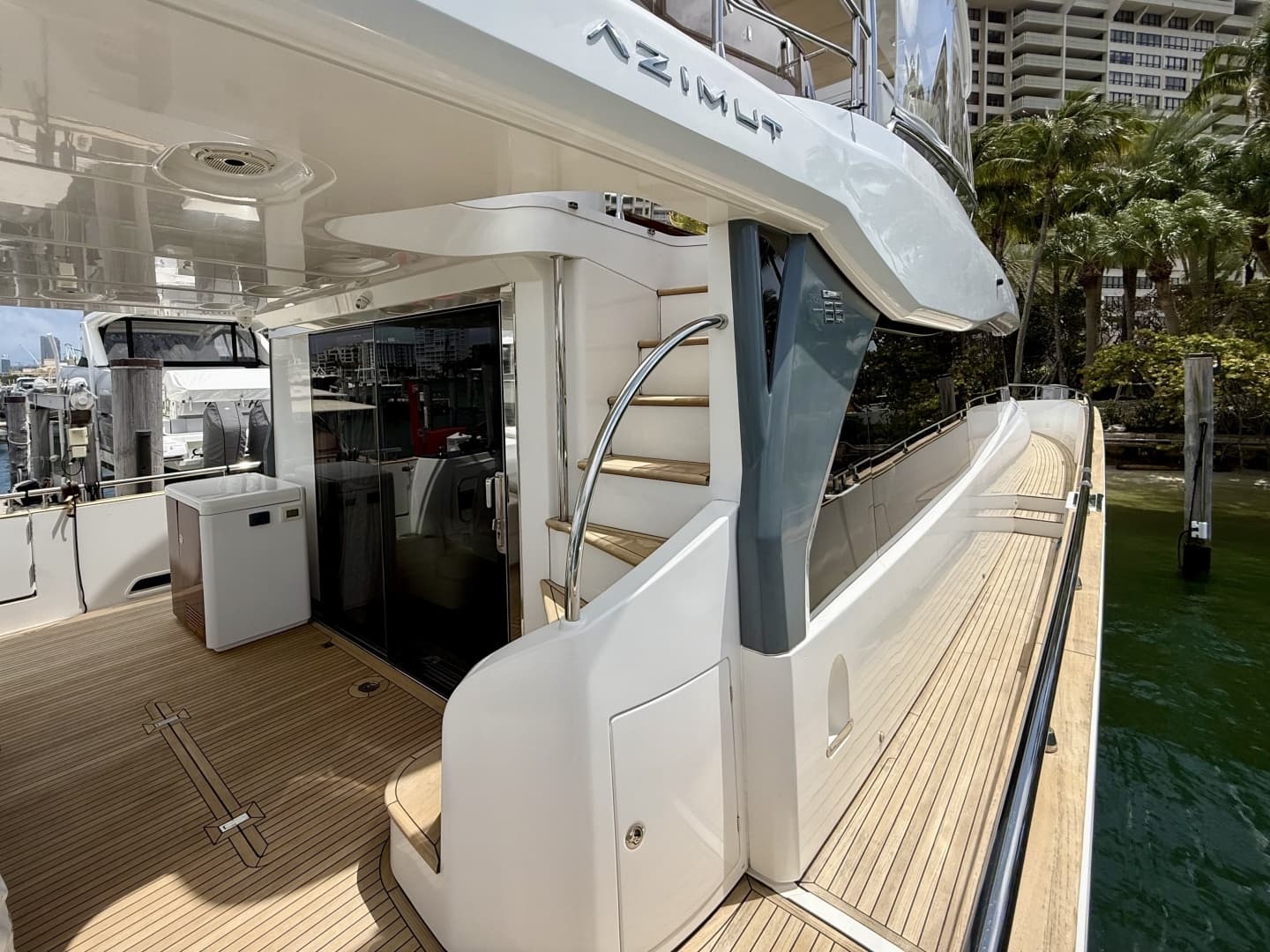2020 Azimut Magellano 66 - Image 9