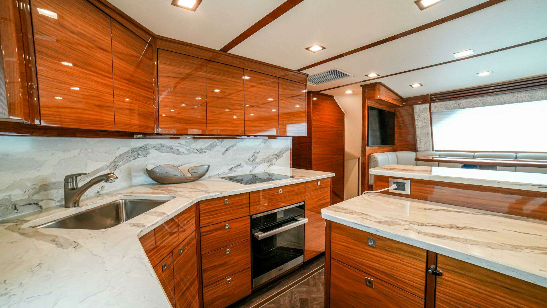 2023 Viking 72 Convertible - Image 40