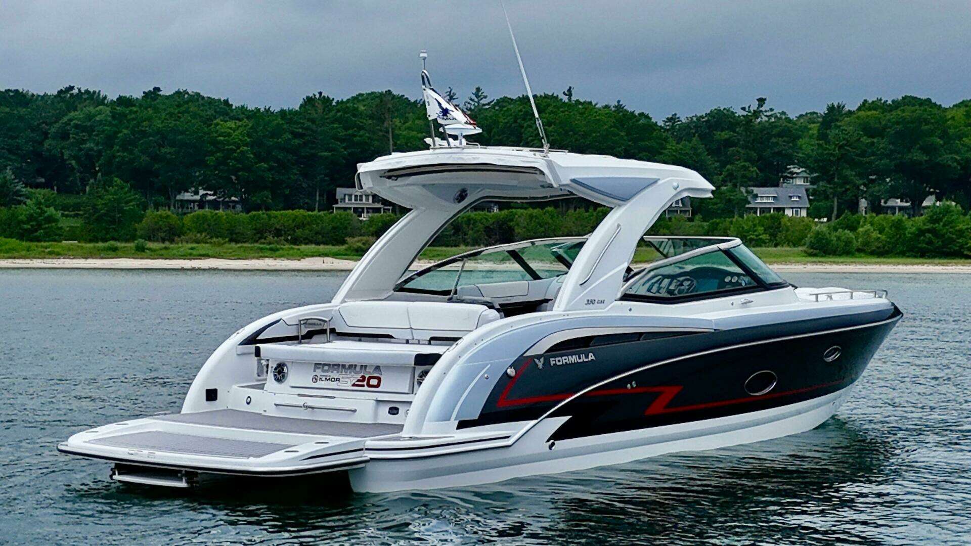 2024 Formula 350 Crossover Bowrider - Image 14