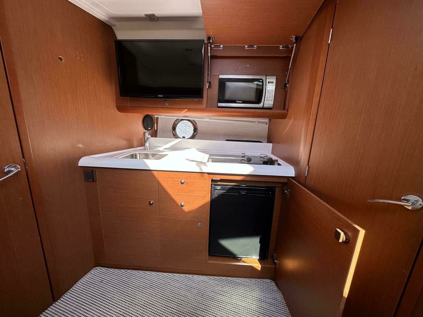 2013 Beneteau Gran Turismo - Image 20
