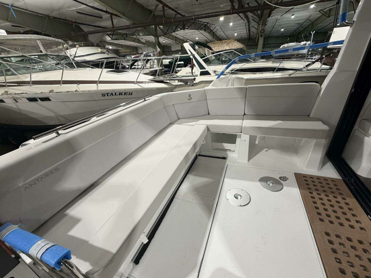 2026 Beneteau Antares 11 - Image 12