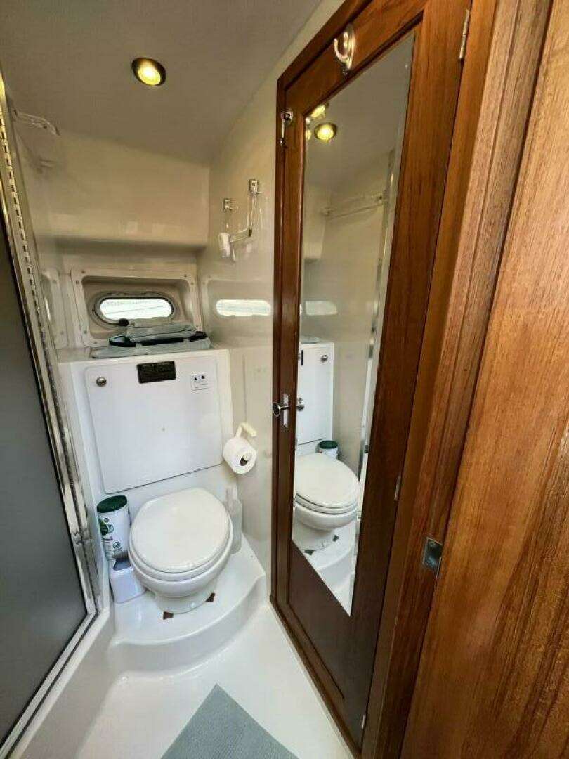 1996 Bayliner 3788 Command Bridge - Image 26