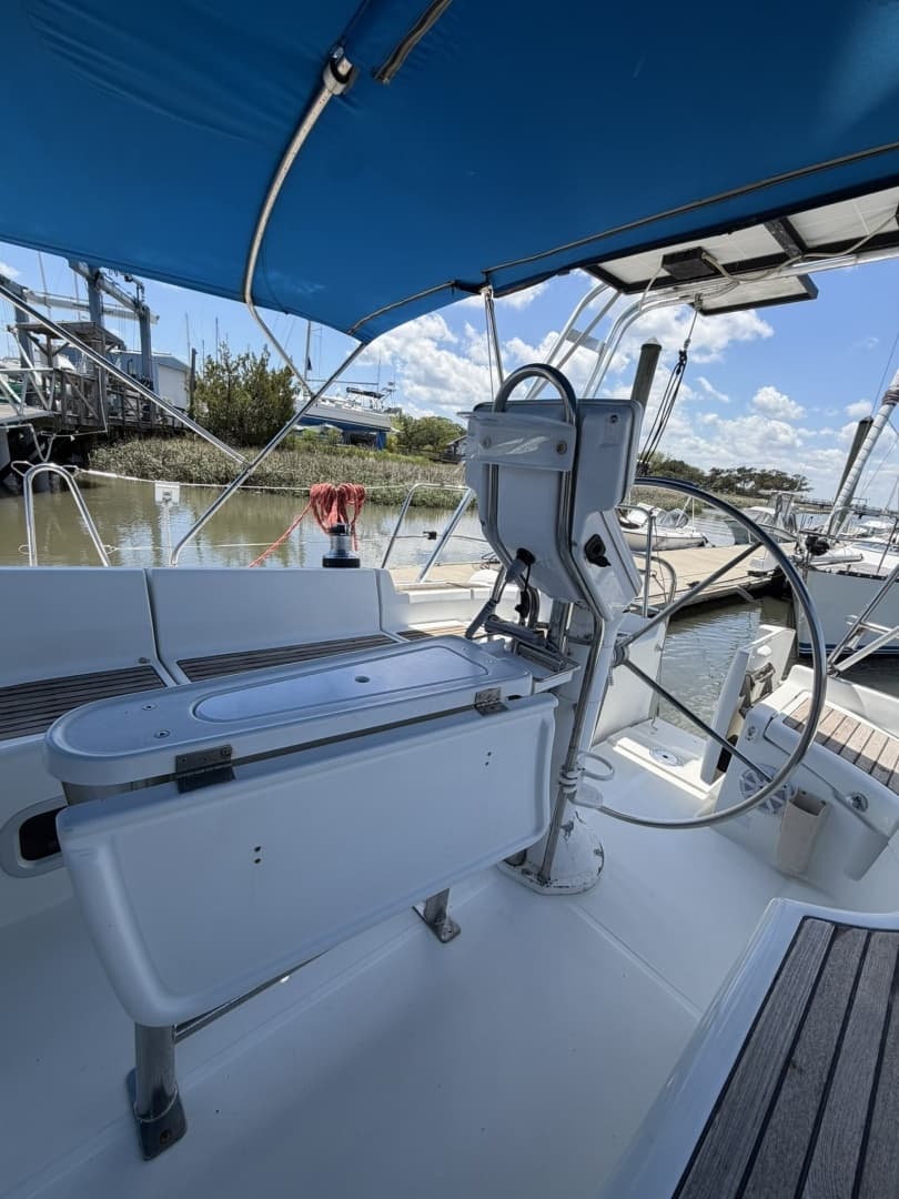 2006 Beneteau 423 - Image 29