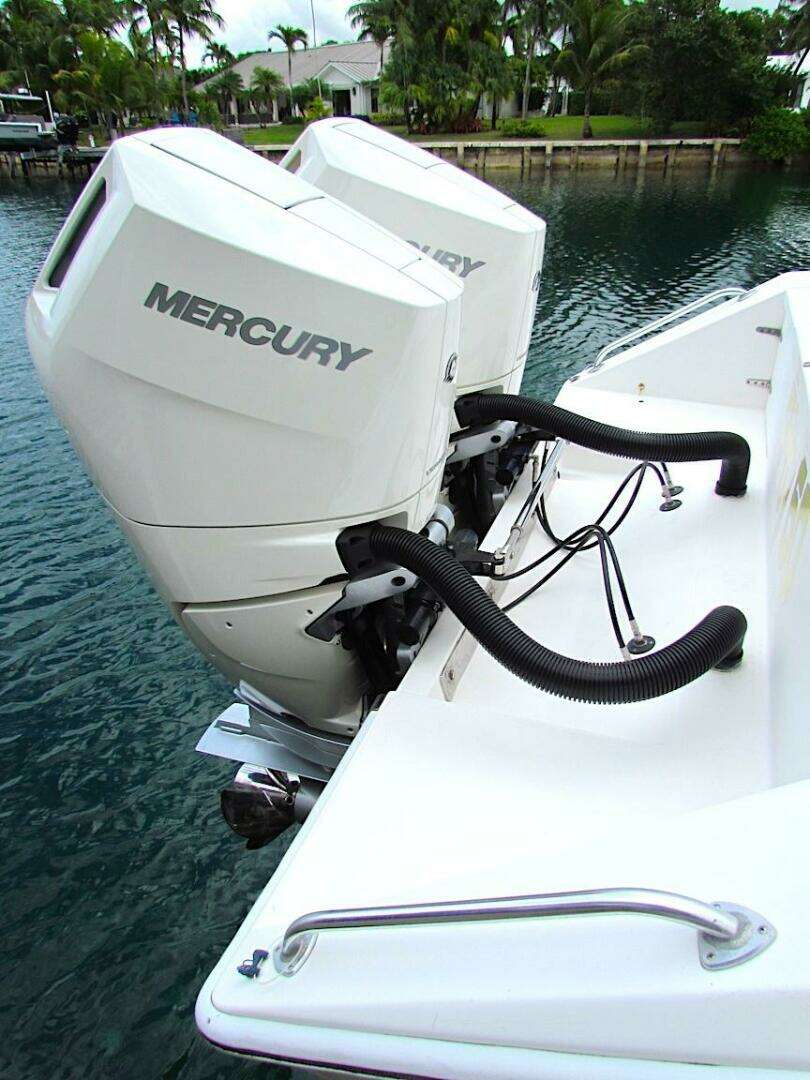 2005 Venture 34 - Image 3