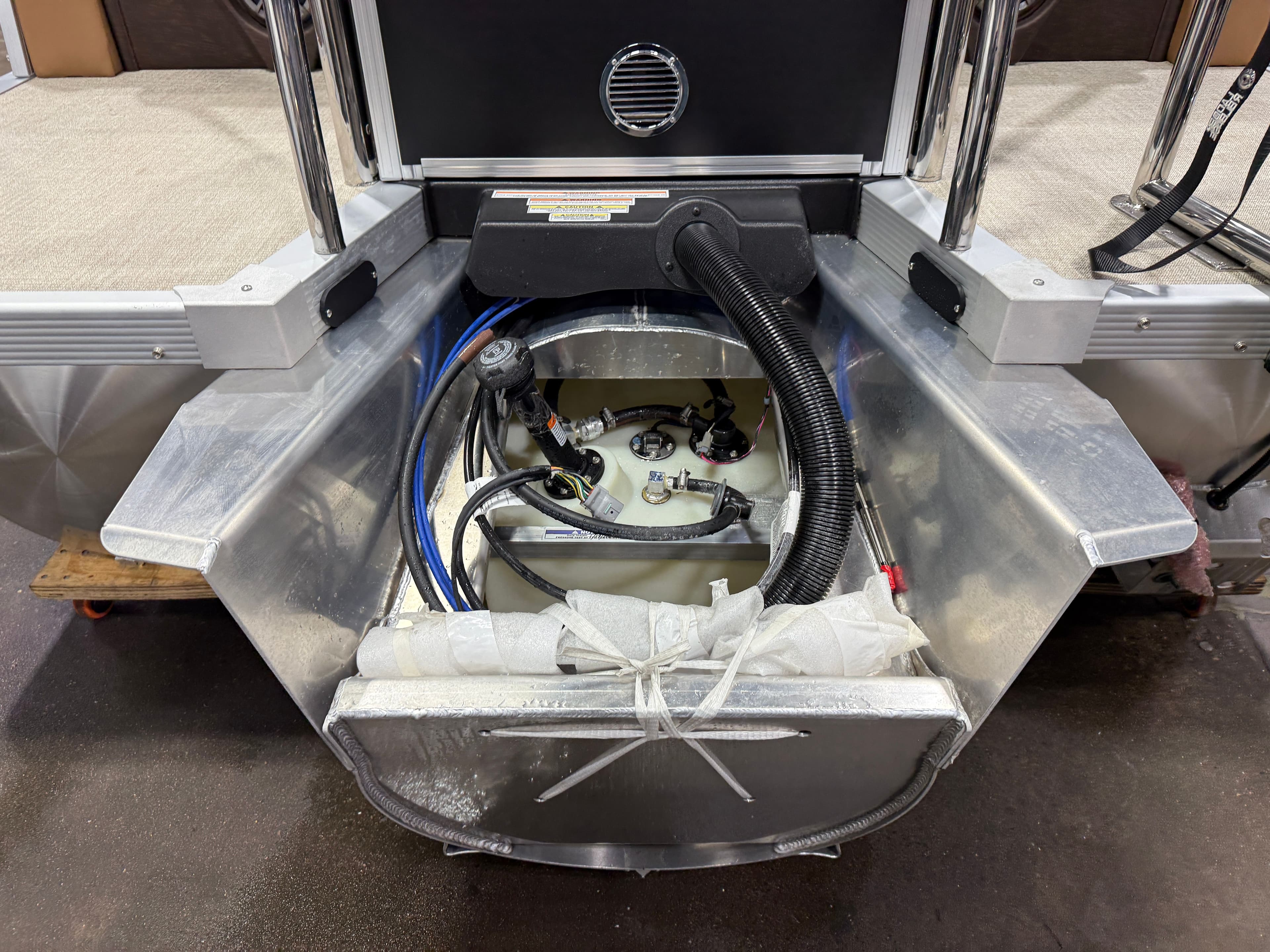 2026 Tahoe LTZ 200HP Quad Lounge Shift SS 2385 Tritoon - 47