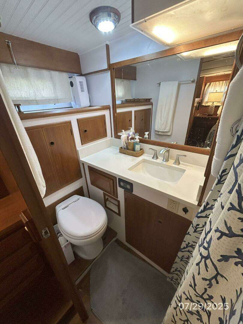 1989 DeFever Offshore Cruiser - Image 54