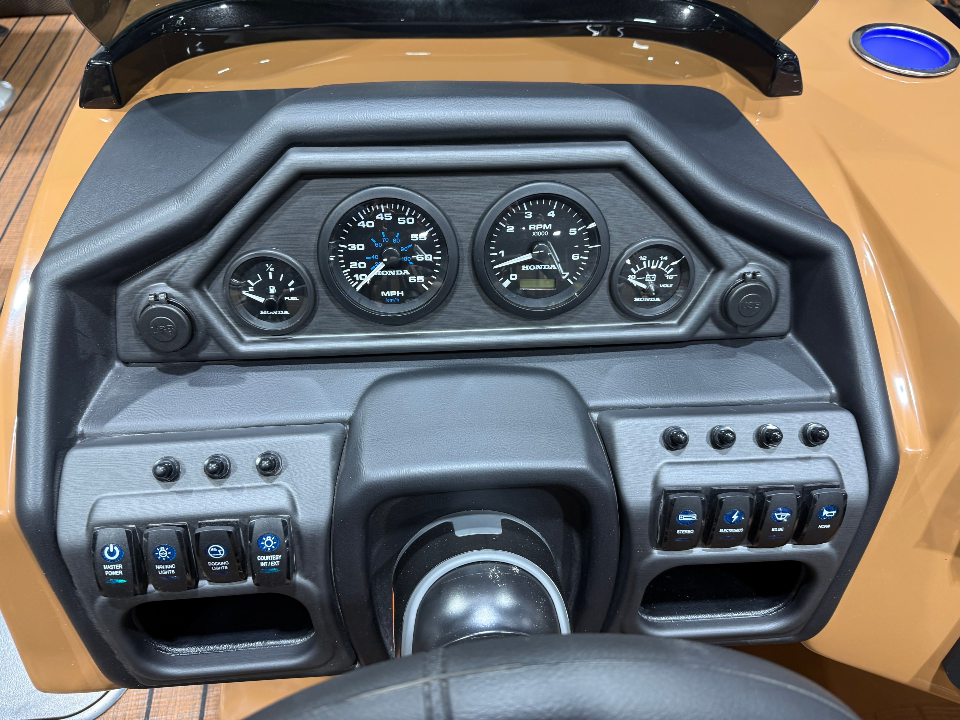 2026 Bentley Pontoons Legacy 223 Navigator DL Quad Lounge Tritoon & Honda 4-Stroke EFI - 14